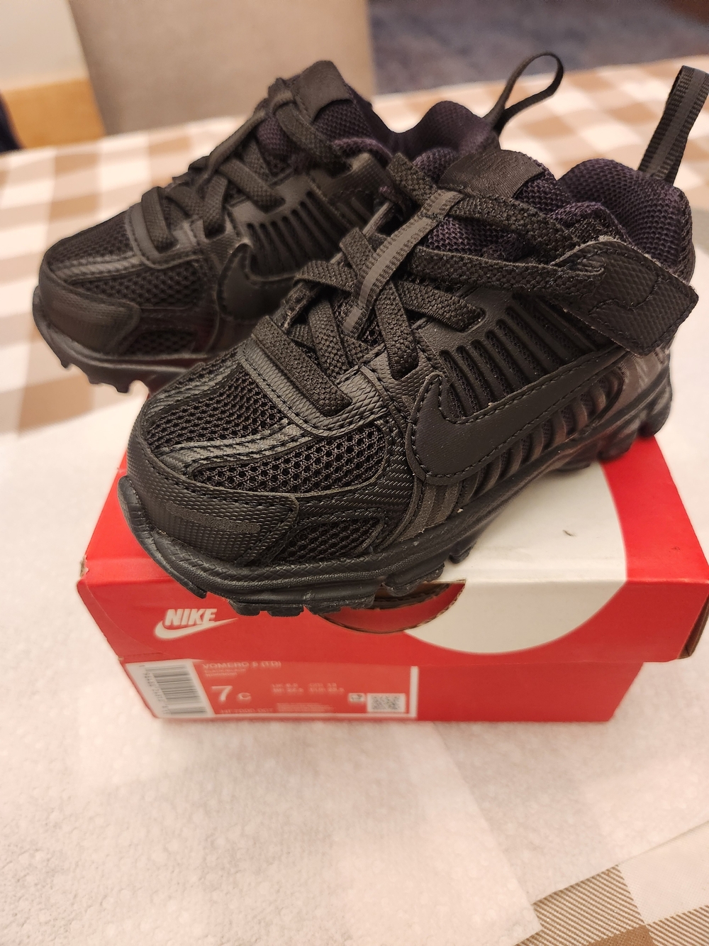 Nike Kids' Black Athletic Sneakers - Lightweight Comfort